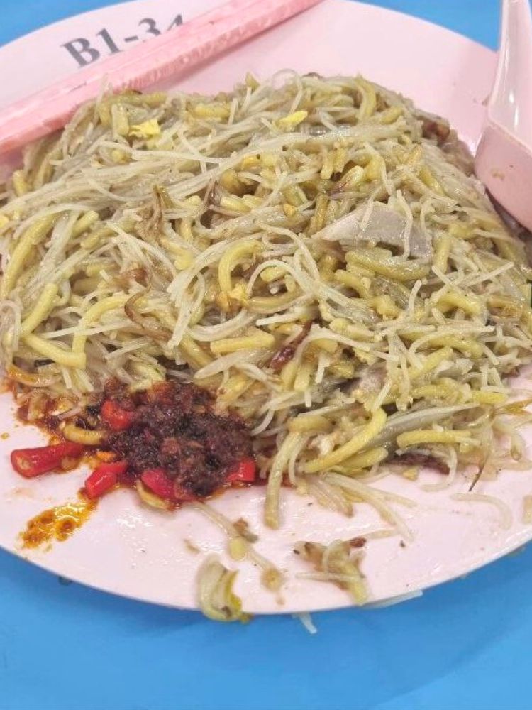 Where to Find the Yummiest Fried Hokkien Mee in Singapore