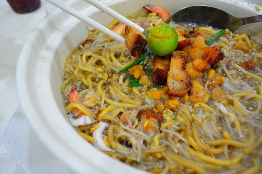 Where to Find the Yummiest Fried Hokkien Mee in Singapore