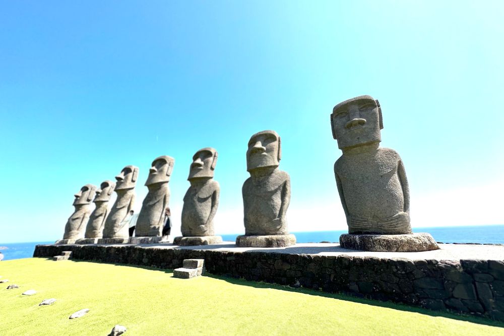 Explore Fukuoka’s Unique Charms By Car - Statues