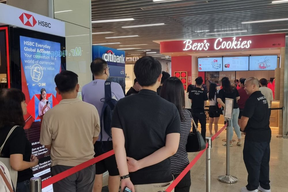 Long Queue Spotted At Ben’s Cookies’ Reopening In Wisma Atria - Queue