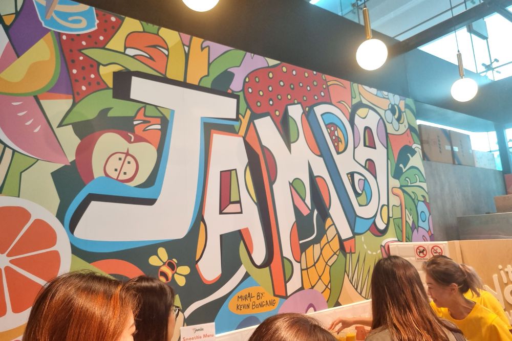 US Smoothie Chain Jamba Juice Opens 1st Local Outlet In Changi Airport T1 - Wall design