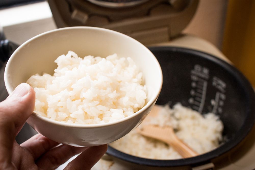 Downsizing After Retirement: 6 Compact Appliances Fit For A Silver Couple - Rice Cooker