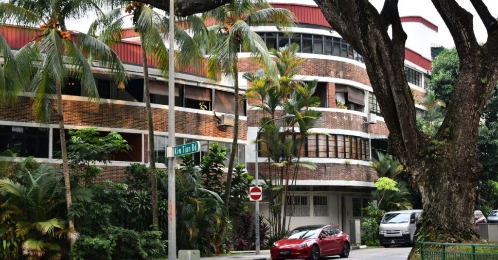 Exploring Fascinating Tiong Bahru - SilverStreak