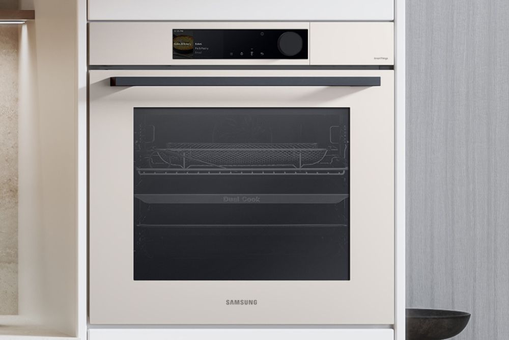 Life & Living: Ovens To Supercharge Your Party Prep For The Year-End Holidays - Samsung Bespoke Built-in Oven with Dual Cook Steam (76L, $3,099)