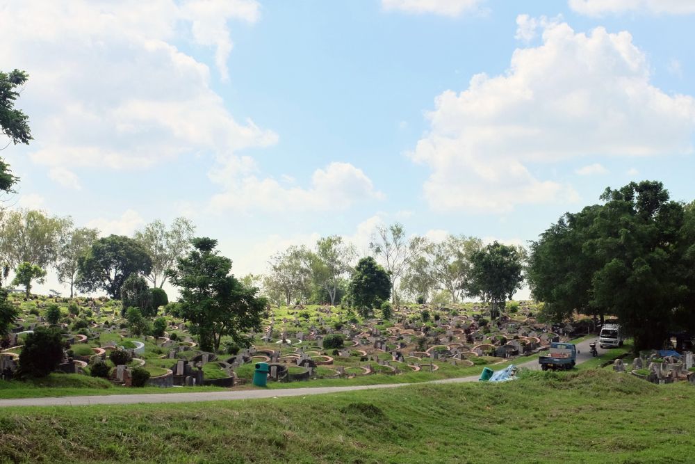 Dealing With What Remains: 7 Myths To Dispel About Choosing A Final Resting Place - CCK Cemetery