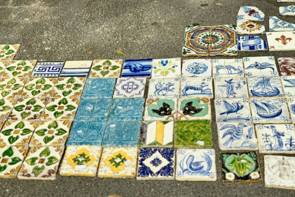 Once Upon A Tile In Lisbon - Tiles