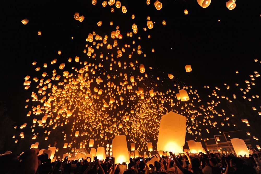 Head Out Of Singapore For Sky Lantern Festivals Around The World - Yi Peng, Thailand