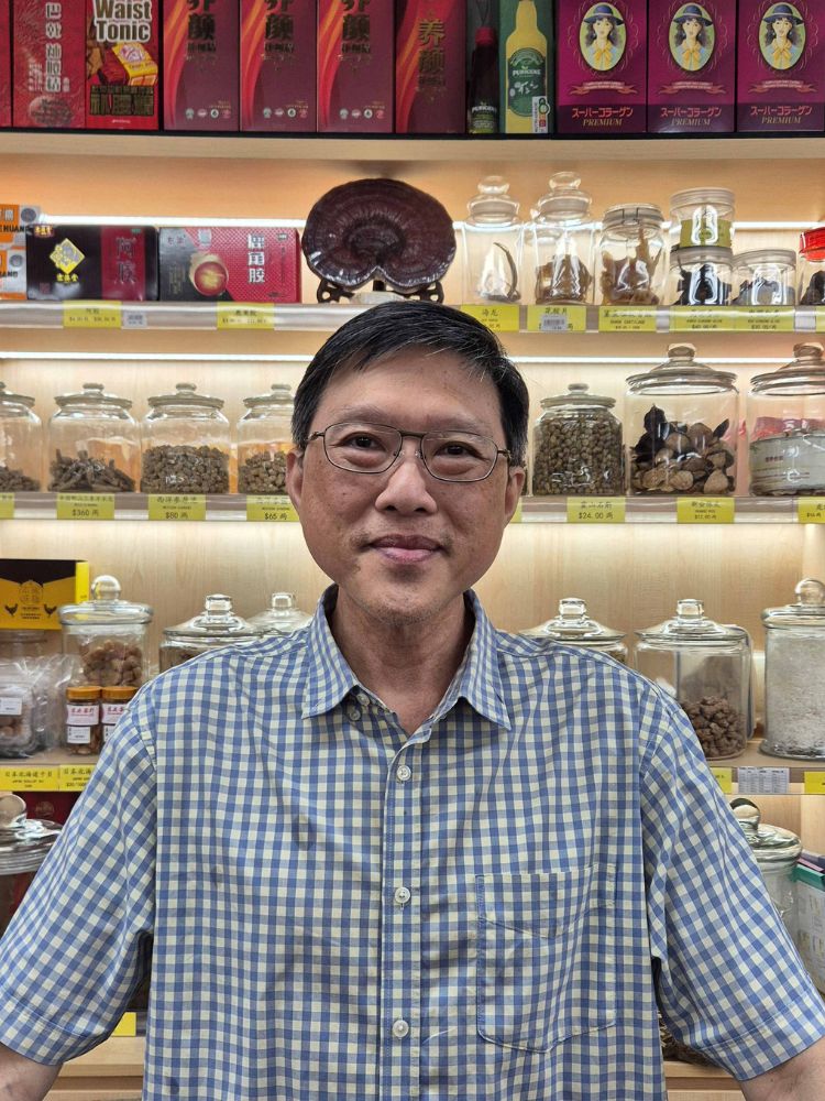 5 Things You May Not Know About Traditional Chinese Medicine (TCM) - TCM Physician Chee Kim Boon from Fung Onn Medical Store