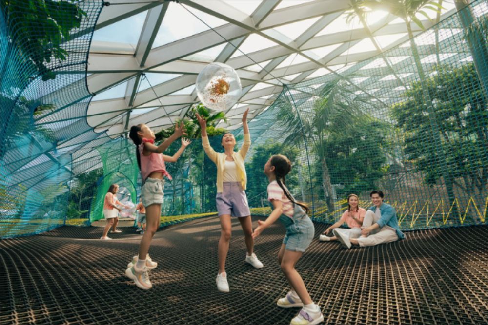 Cool Air-conditioned Places for Adventures With Your Grandkids - Jewel Changi Airport