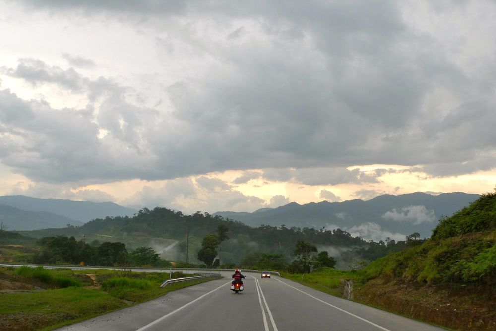 Kruzer Motorcycle Club: The Silvers Who’ve Conquered The World’s Highest Motorable Road In Ladakh, And Are Still Going Back For More - Enjoying open road in Msia