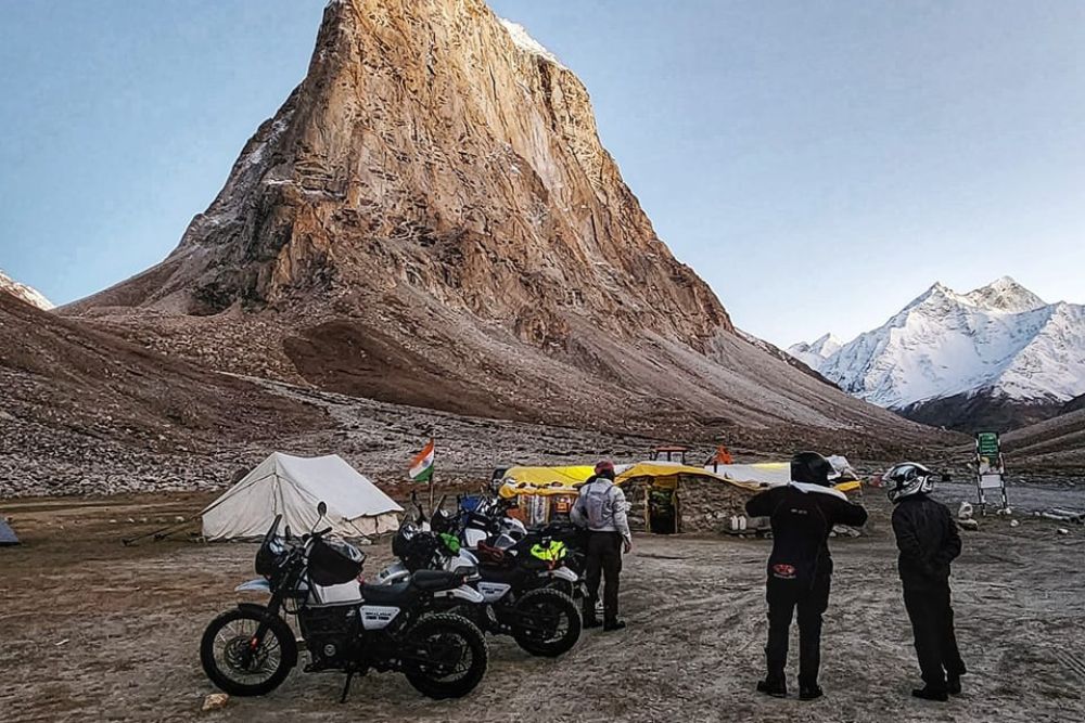 Kruzer Motorcycle Club: The Silvers Who’ve Conquered The World’s Highest Motorable Road In Ladakh, And Are Still Going Back For More - Heading through Ladakh