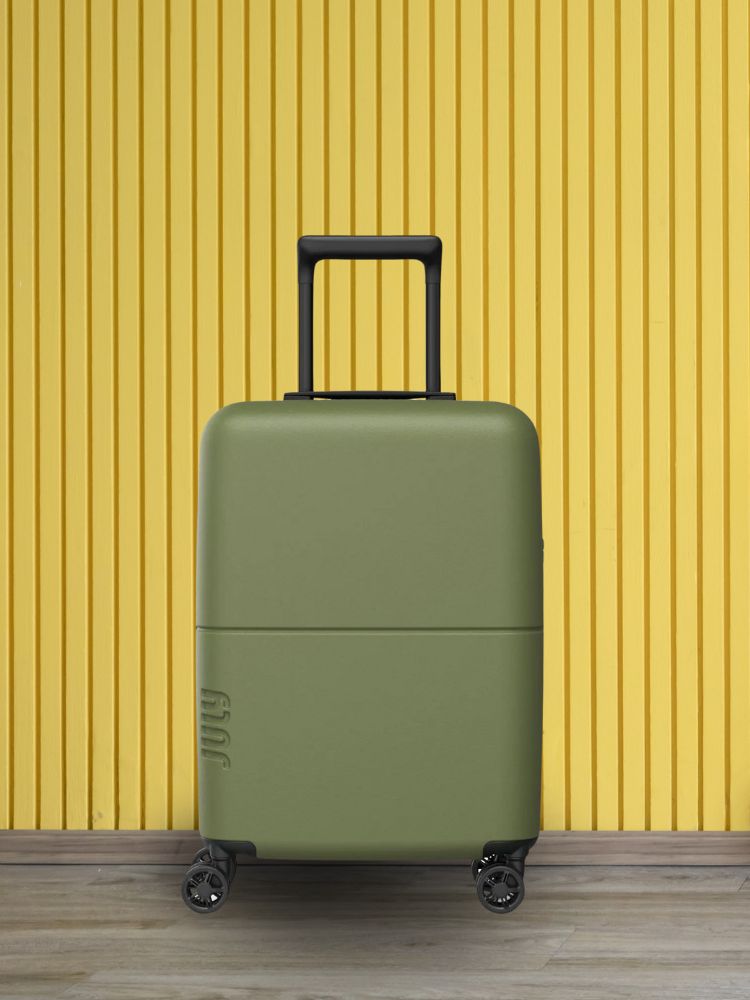 Life & Living: Stay Below Baggage Limits (Even On Budget Airlines!) With These Ultra Lightweight Carry-On Luggage -July Carry-On Light Polycarbonate 21” Luggage