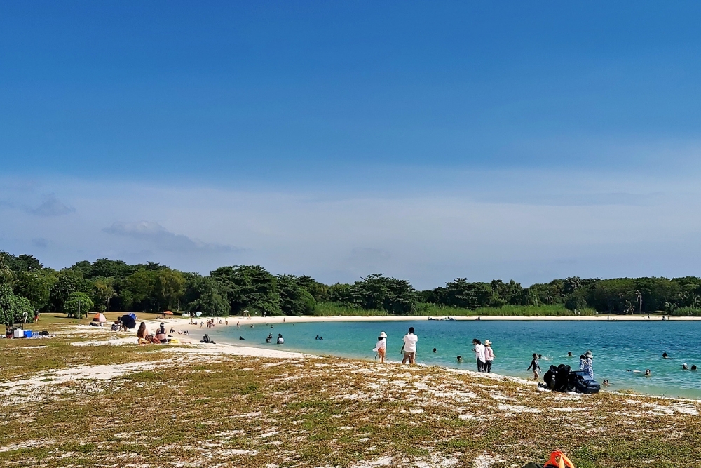 Visit Offshore Islands Around Singapore For A Quick Getaway - Visit Offshore Islands Around Singapore For A Quick Getaway - Lazarus Island's Beach