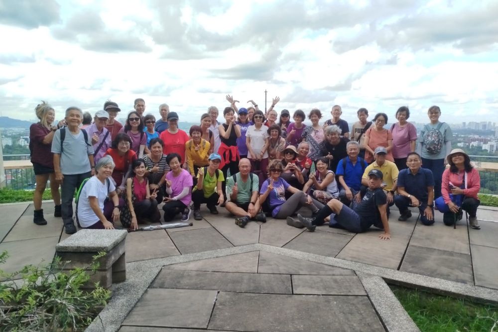 SilverHairsClub: How This Community-Led Senior Club In Singapore Amassed Over 10,000 Active Members - Visits capitaspring