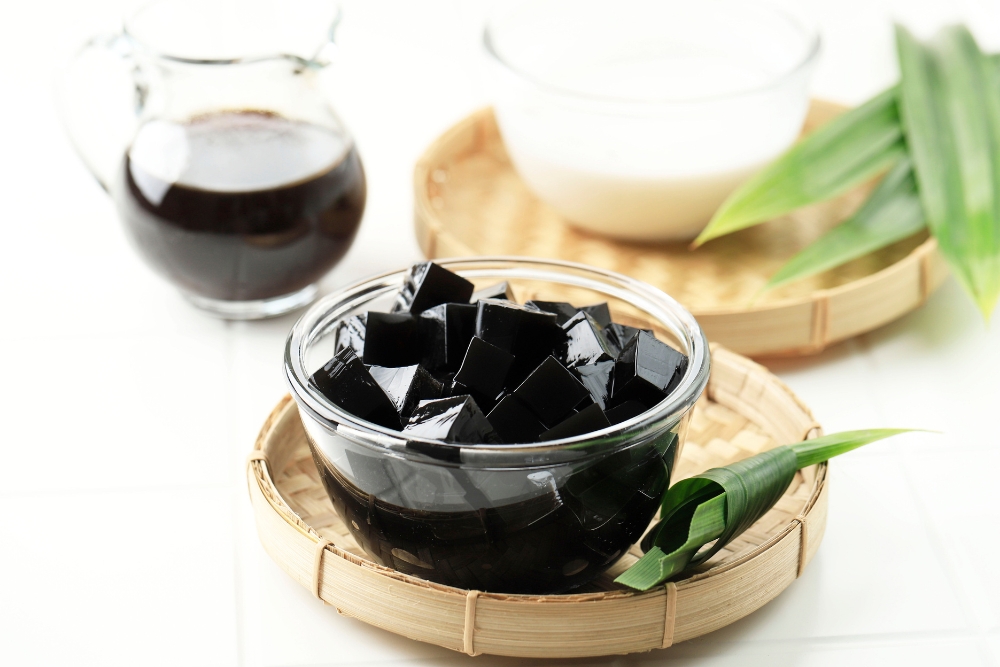 10 Refreshing Cold Desserts In Singapore To Beat The Tropical Heat - Grass jelly