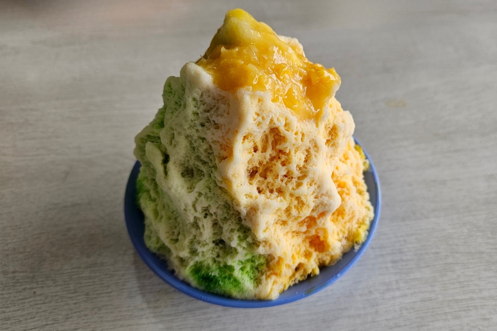 10 Refreshing Cold Desserts In Singapore To Beat The Tropical Heat - Ice Kachang