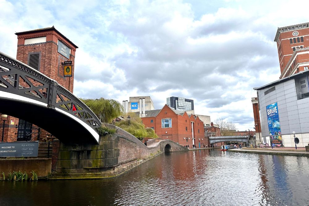 Birmingham: 7 Reasons Why This Underrated City Beyond London Is Worth Exploring - Gas Street Basin