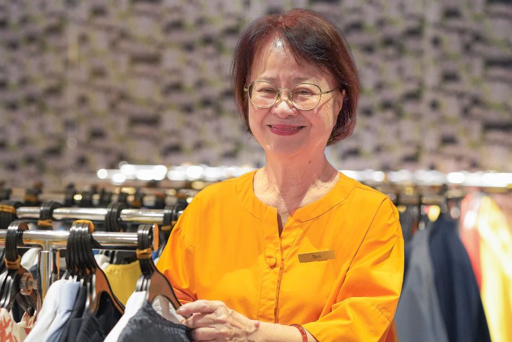 Aunty Doris: The Silver Who’s Been Keeping Grand Hyatt Singapore’s Staff Uniforms In Five-Star Shape For Half A Century - Aunty Doris