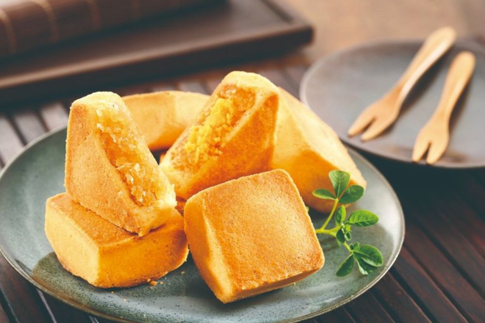 6 Famous Overseas Snacks That You Can Now Get In Singapore Including Chia Te And Warabimochi Kamakura - Taiwan: Chia Te Bakery Pineapple Pastries & Nougat Crackers