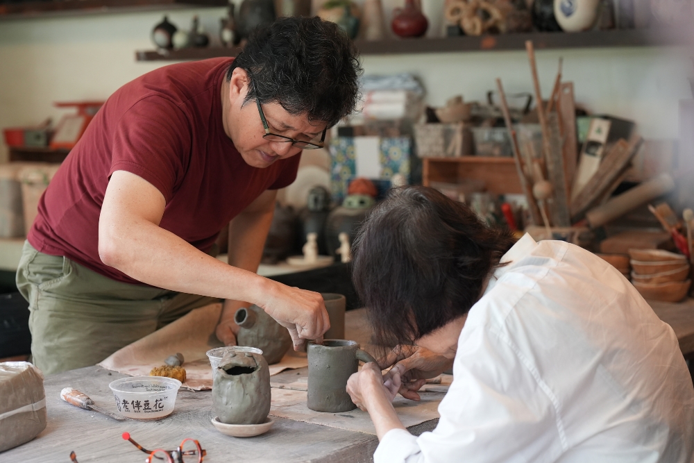 Paik Choo Goes Potty For Pottery - Mug