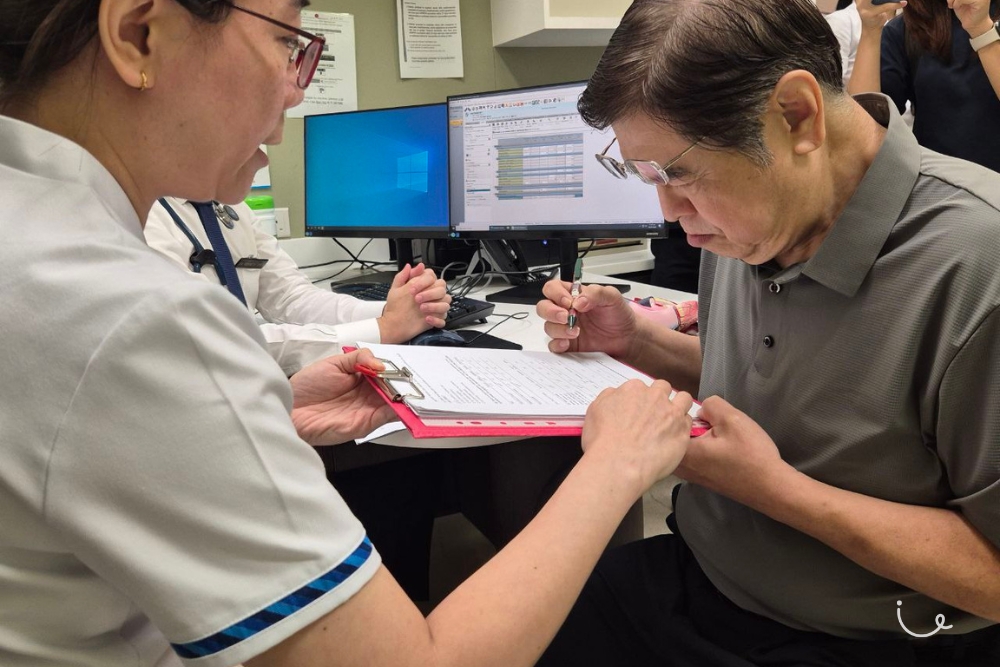 National Heart Centre & Lien Foundation Launch Heartlanders Programme To Bring Palliative Care To Heart Failure Patients - Filling up form