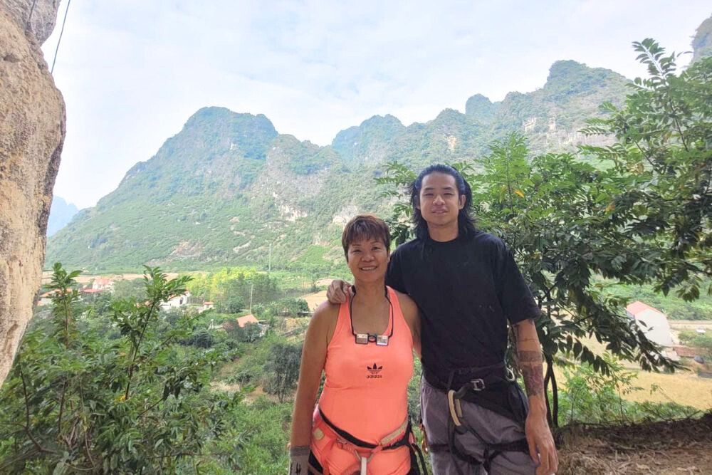 This Senior Rock Climber Taking Her Hobby To New Heights In Her 60s - Outdoor climb with Son