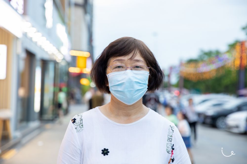 Influenza 101: All About Flu Vaccines, Pneumonia & The Japanese Flu Wave - Flu or Cold - Wearing a mask when travelling