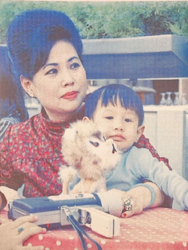 Eric Khoo: Redefining Storytelling In Singapore Cinema - Eric with his mother