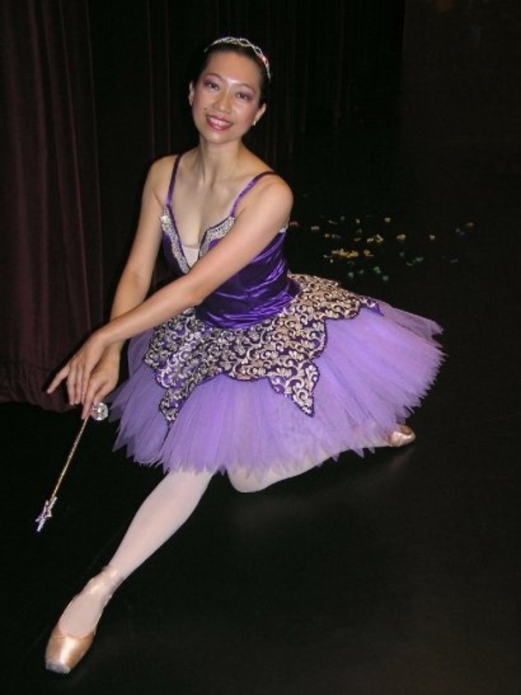 The Senior Ballerina And Her "Aunty Ballet" Group Ageing Gracefully Into Their 60s - Age is just a number