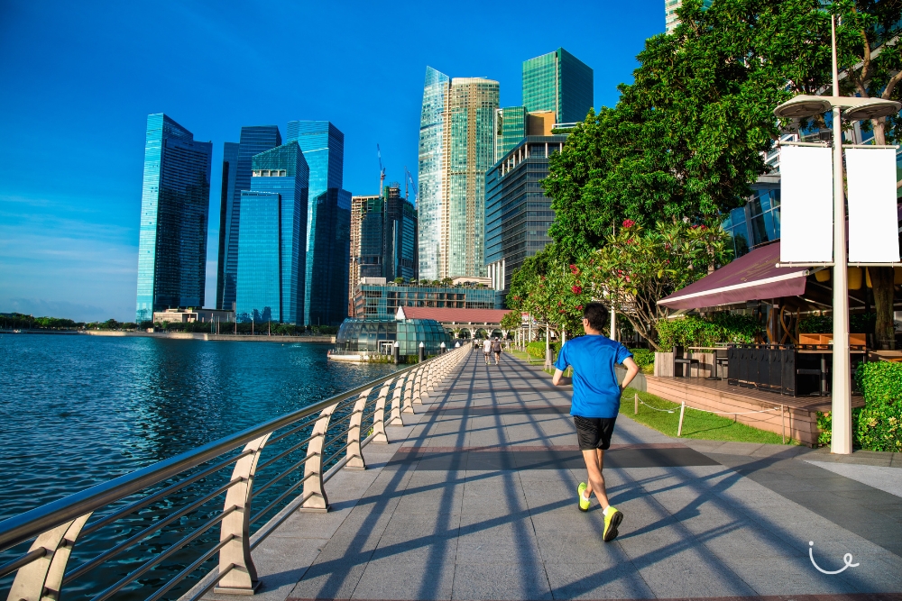 To Be Or Not To Be On A Cycling Path? That Is The Confusing Singapore Question - Jogger