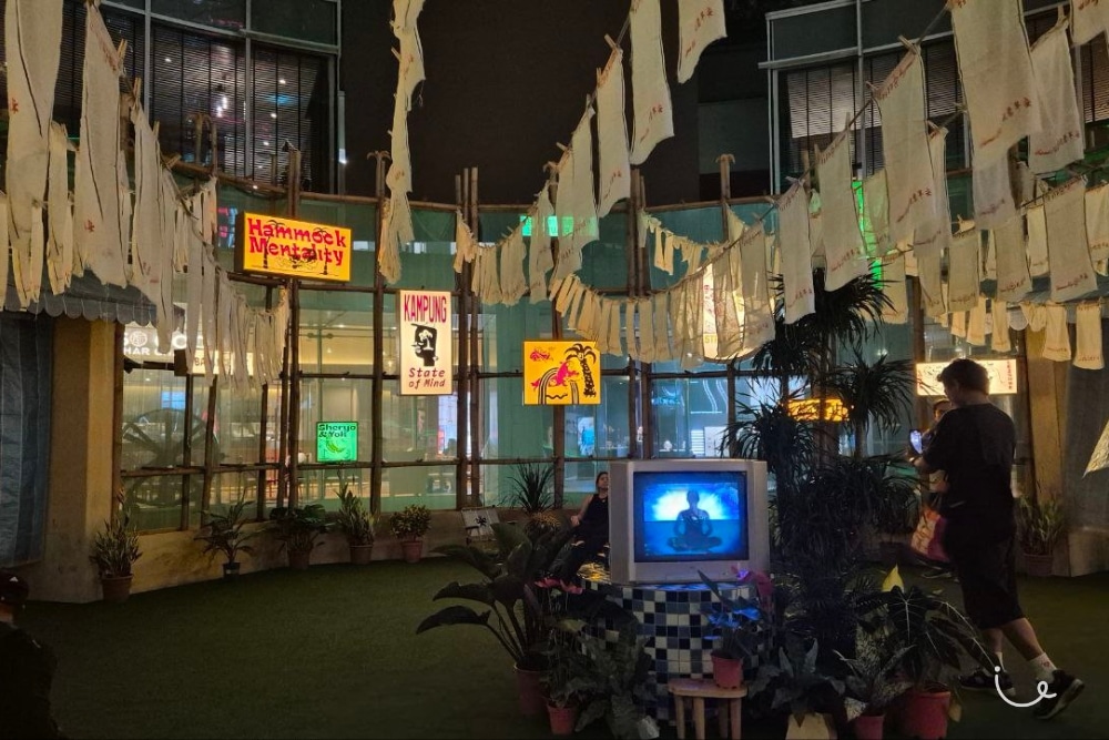 Singapore Night Festival 2025: Best Highlights And Installations To Explore While Clocking Your Daily Steps - Kampong Chill at old Capitol Theatre