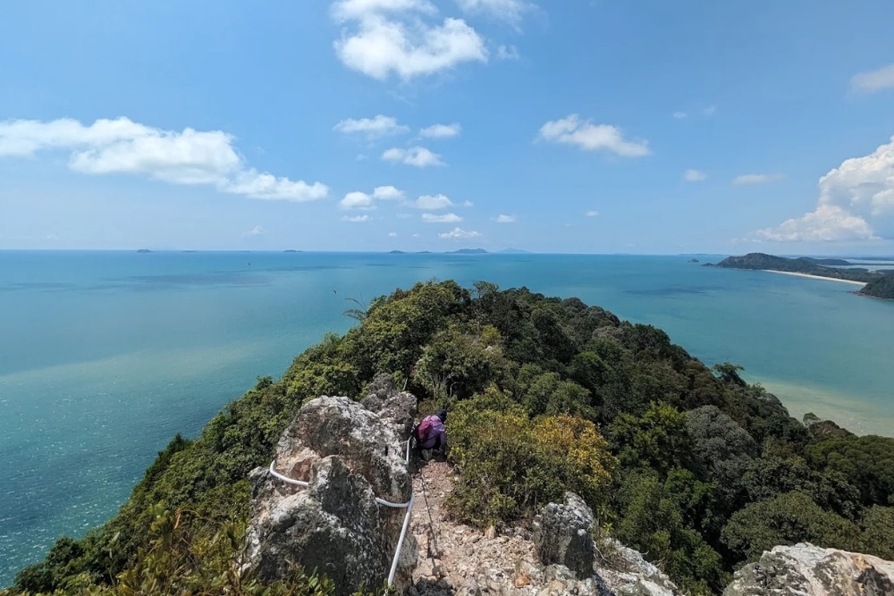 5 Beginner-Friendly Malaysia Hiking Trails Near Johor For Easy Day Trips From Singapore - Gunung Arong