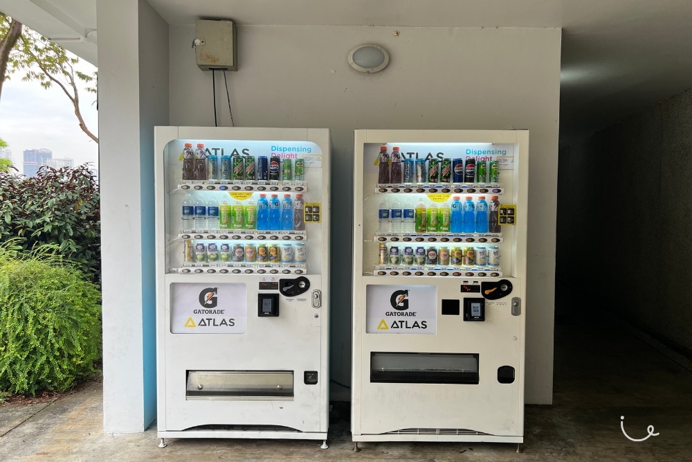 Guide To Woodlands Waterfront Park: Jetty Walk, Waterfront Vibes, And Views Of Johor Bahru - Vending machines