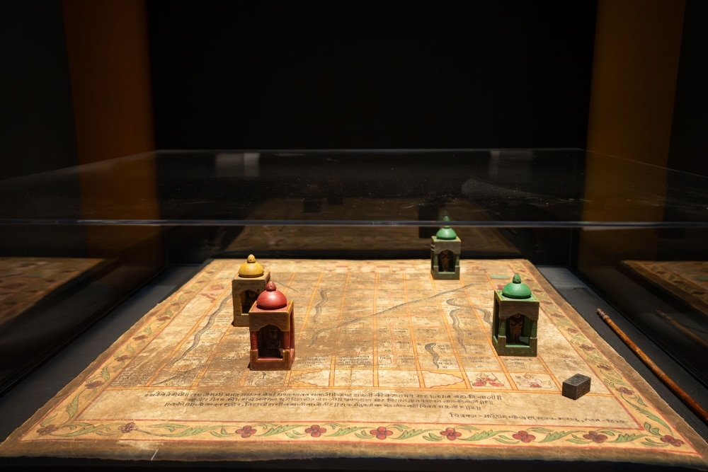 Asian Board Games Like Mahjong, Weiqi, & Carrom Gets The Spotlight At ACM’s New Interactive Exhibition - Gyan Chaupar Game