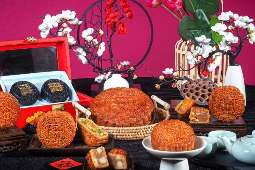 Tired Of Hotel Mooncakes? These Restaurants Are Offering A Unique Spin for Mid-Autumn Festival 2025 - Mansion 7