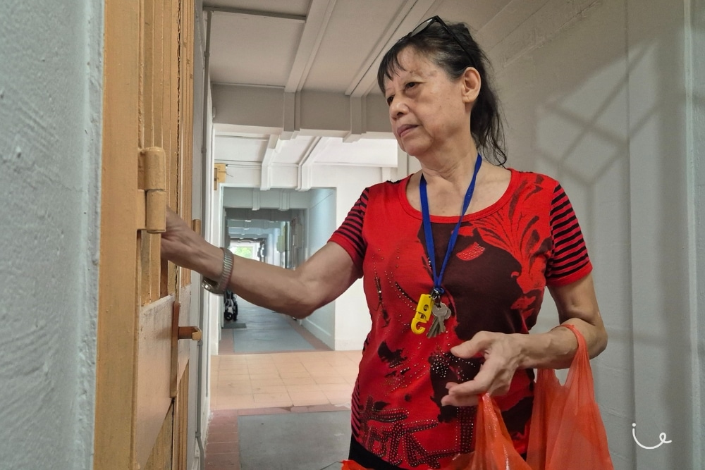 Senior Racks Up Over 400 Hours Volunteering For Needy Elderly In Toa Payoh - Kind of work that AAC volunteers do
