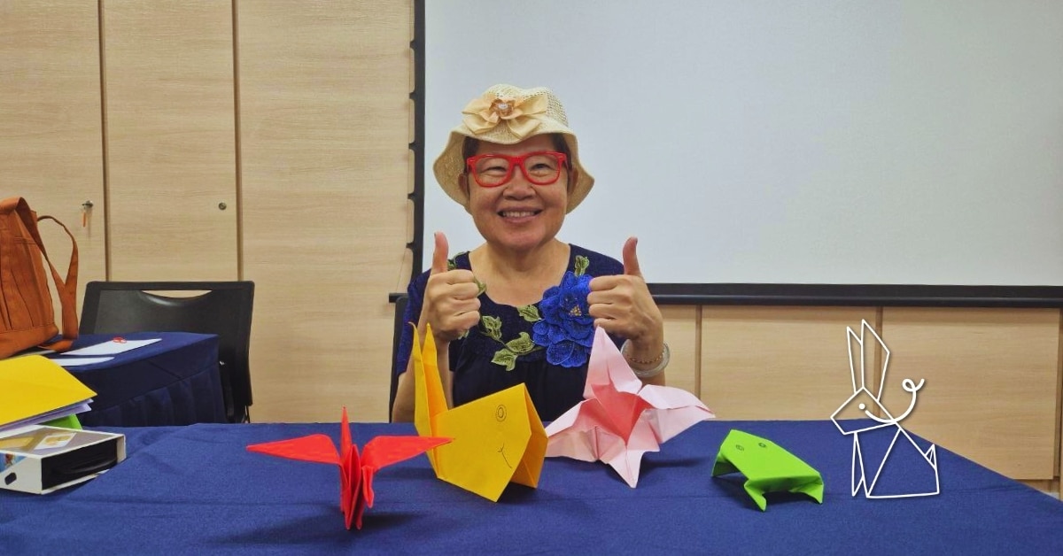 Meet Aunty Linda, A 69-Year-Old TikTok Live Streamer Earning Pocket Money By Folding Origami